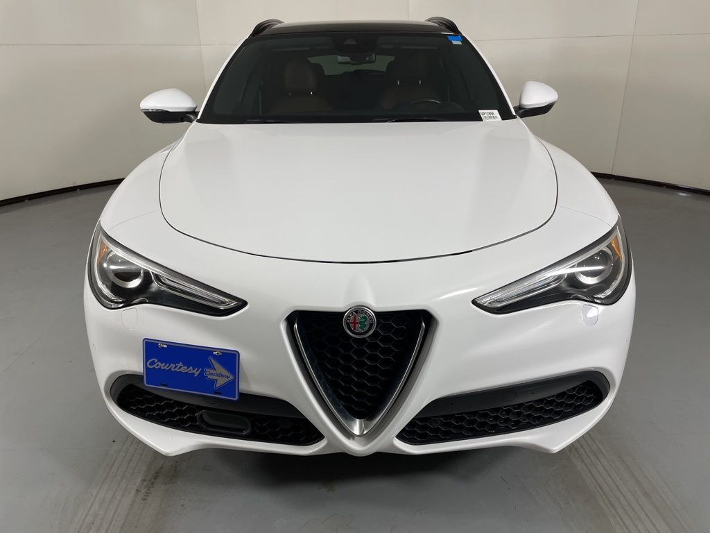 2022 Alfa Romeo Stelvio Ti photo 4