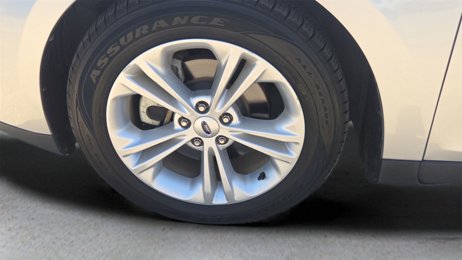 2018 Ford Taurus SE photo 15