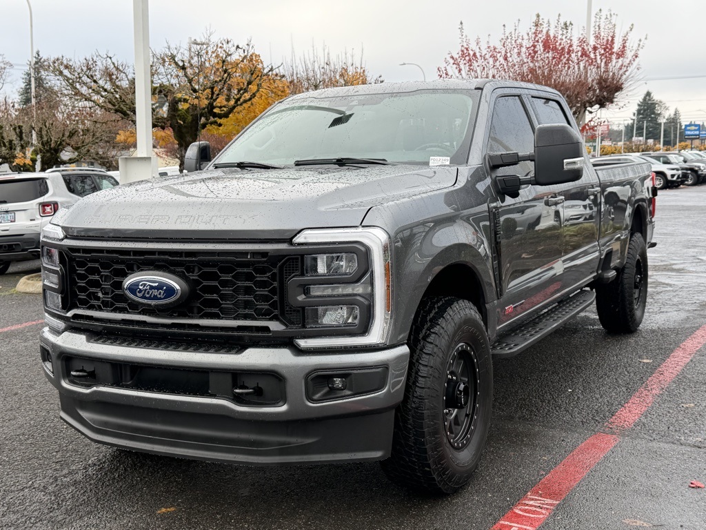 2024 Ford F-350 Lariat photo 4