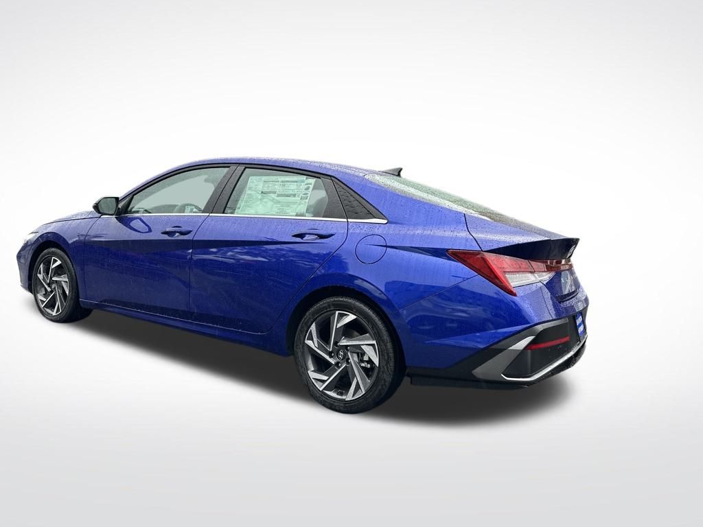 2025 Hyundai Elantra Hybrid Limited photo 4