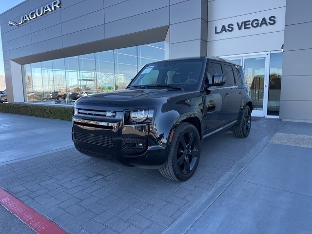 2023 Land Rover Defender V8