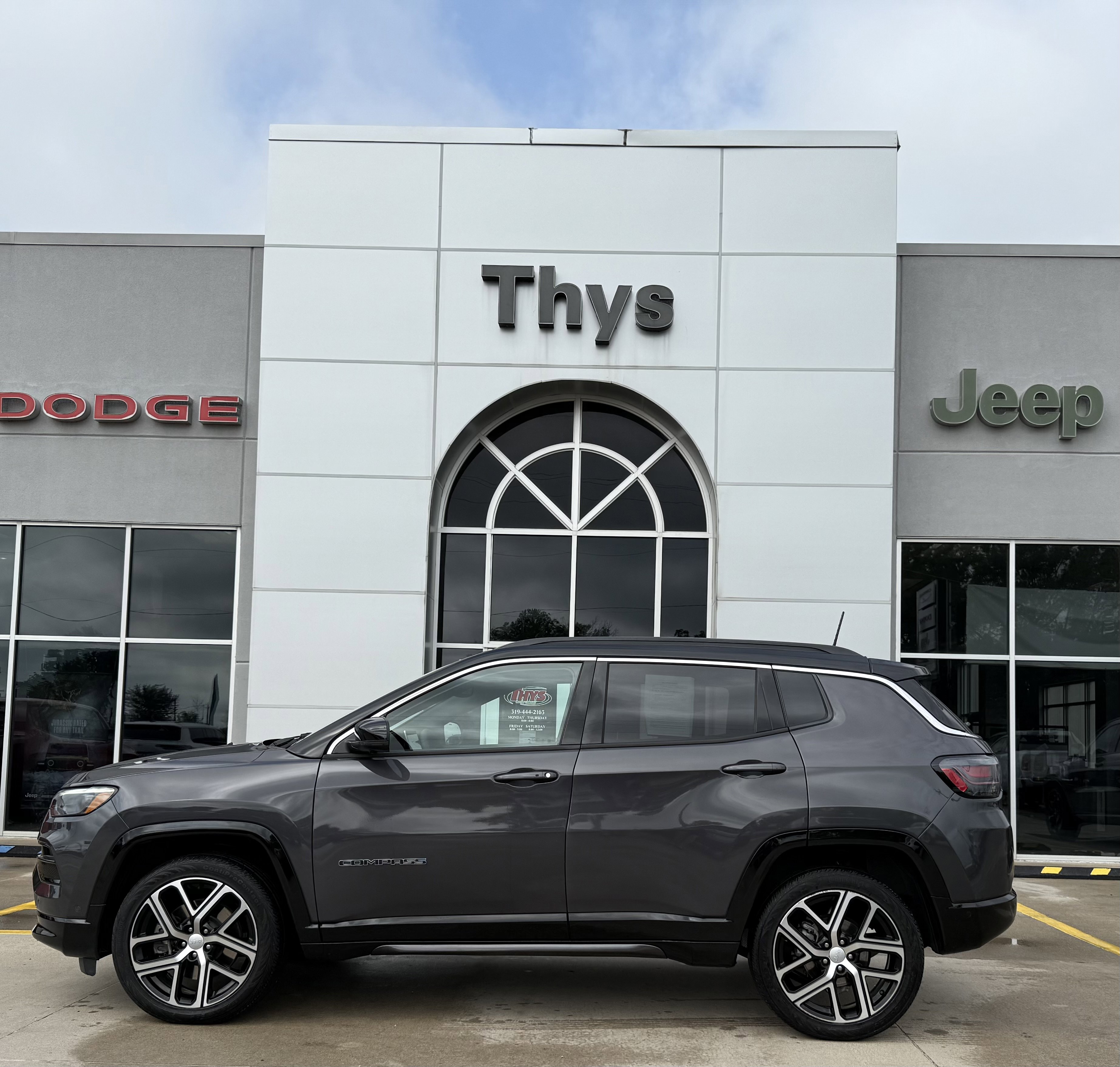 2024 Jeep Compass Limited photo 8