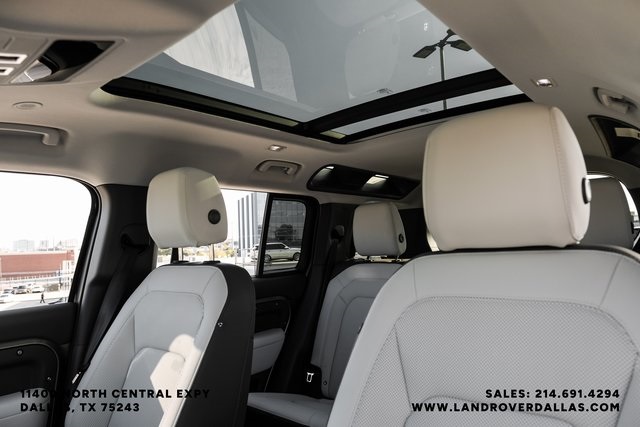 2025 Land Rover Defender 110 S photo 22
