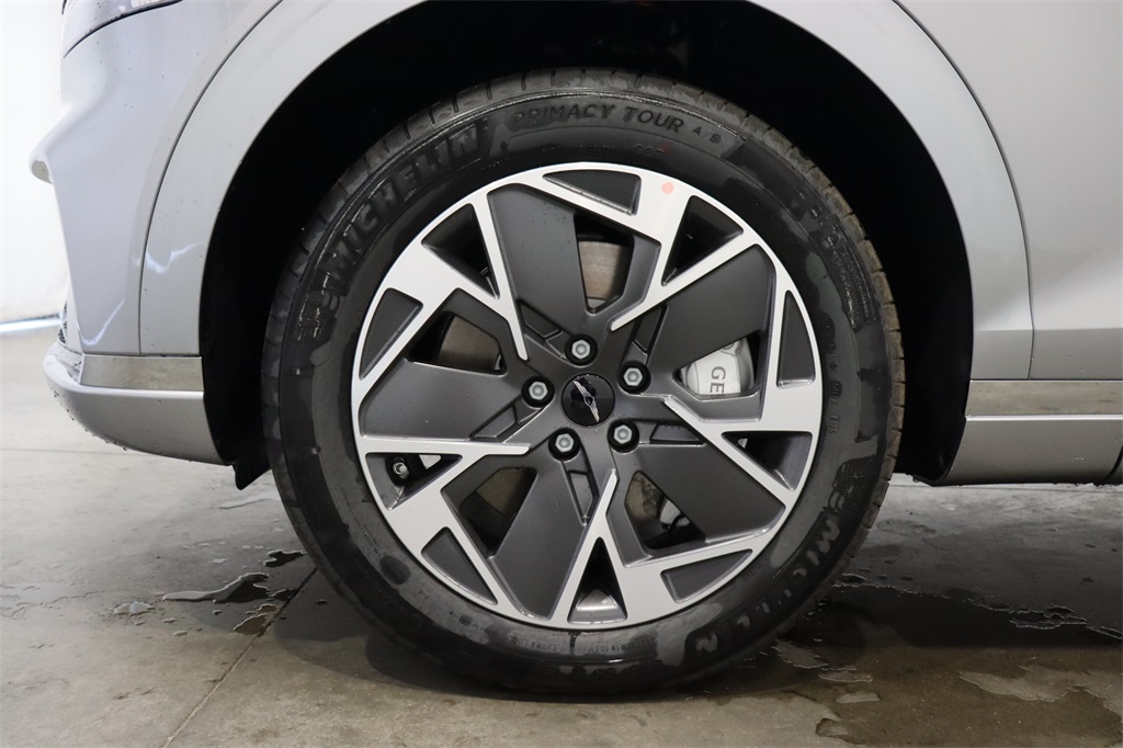 2026 Genesis Electrified GV70 Advanced photo 3