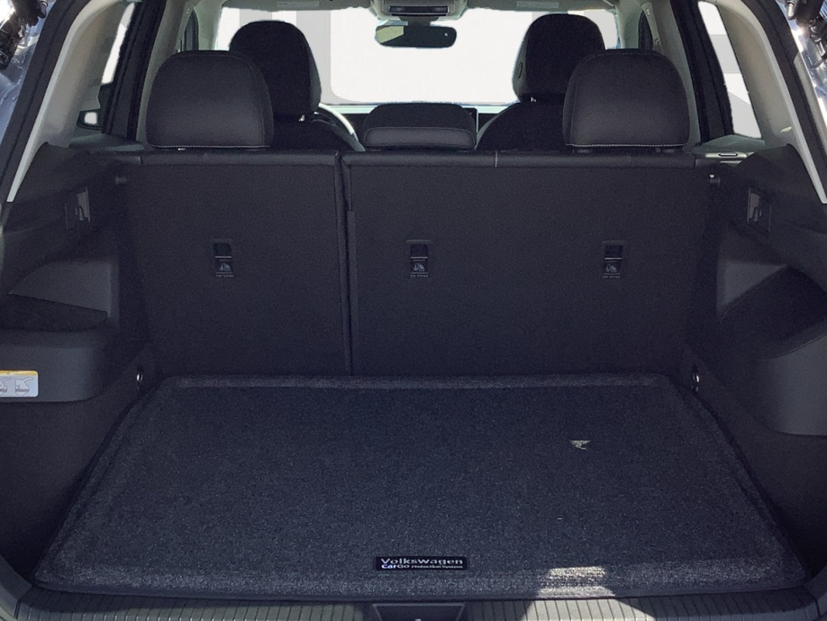 2025 Volkswagen Tiguan SE photo 12