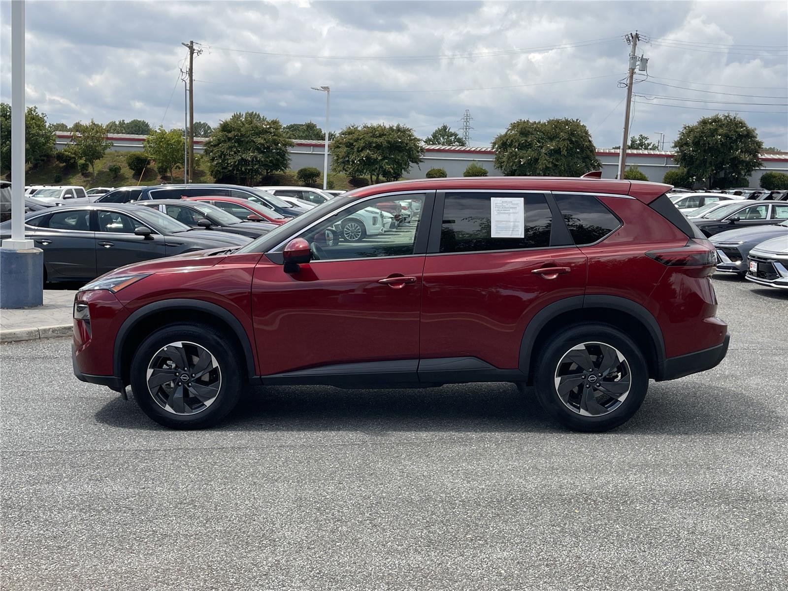 2025 Nissan Rogue SV photo 7