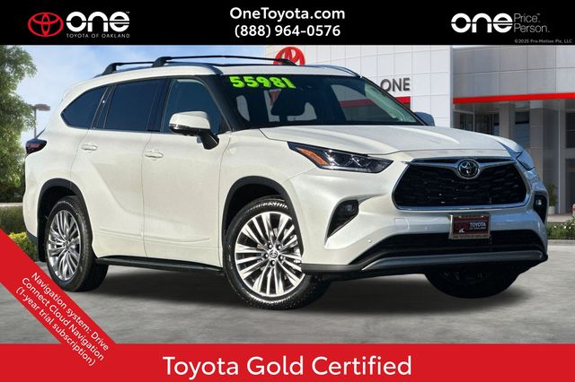 2026 Toyota Highlander Platinum's photo