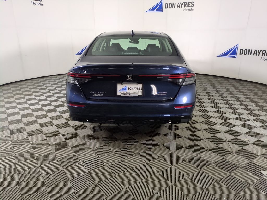 2025 Honda Accord Hybrid Touring photo 4