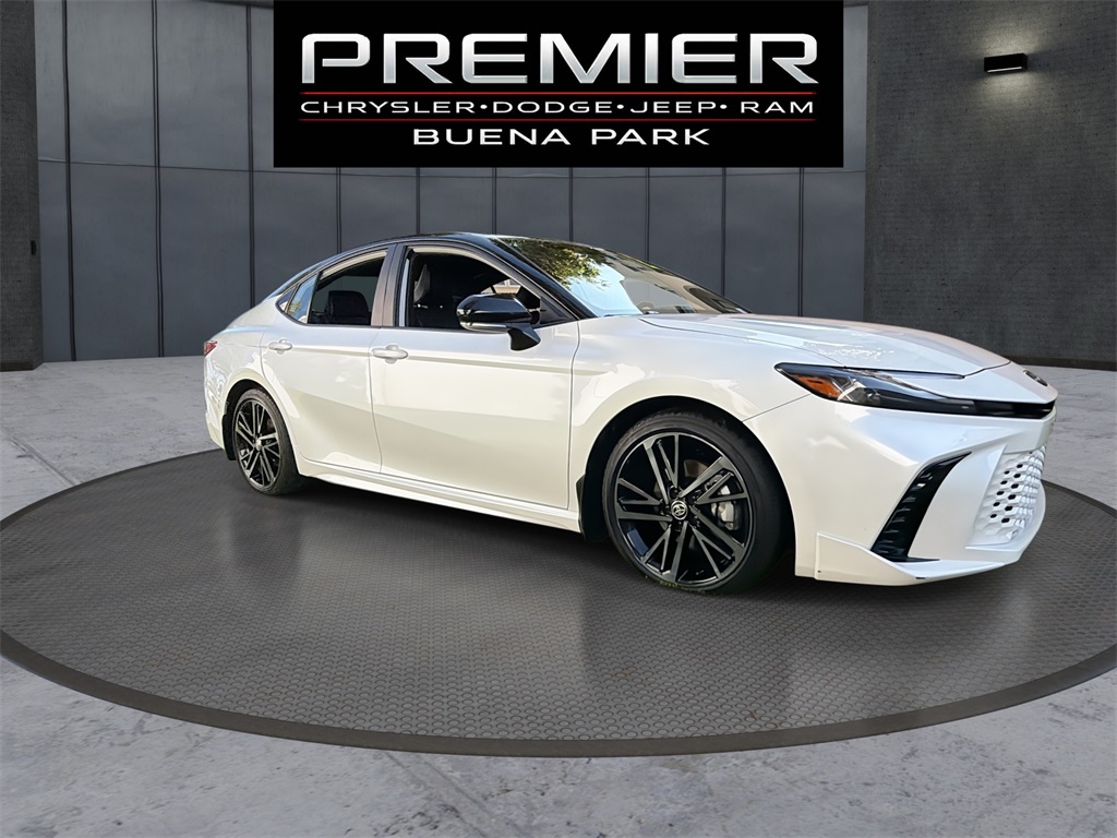 2025 Toyota Camry XSE's photo