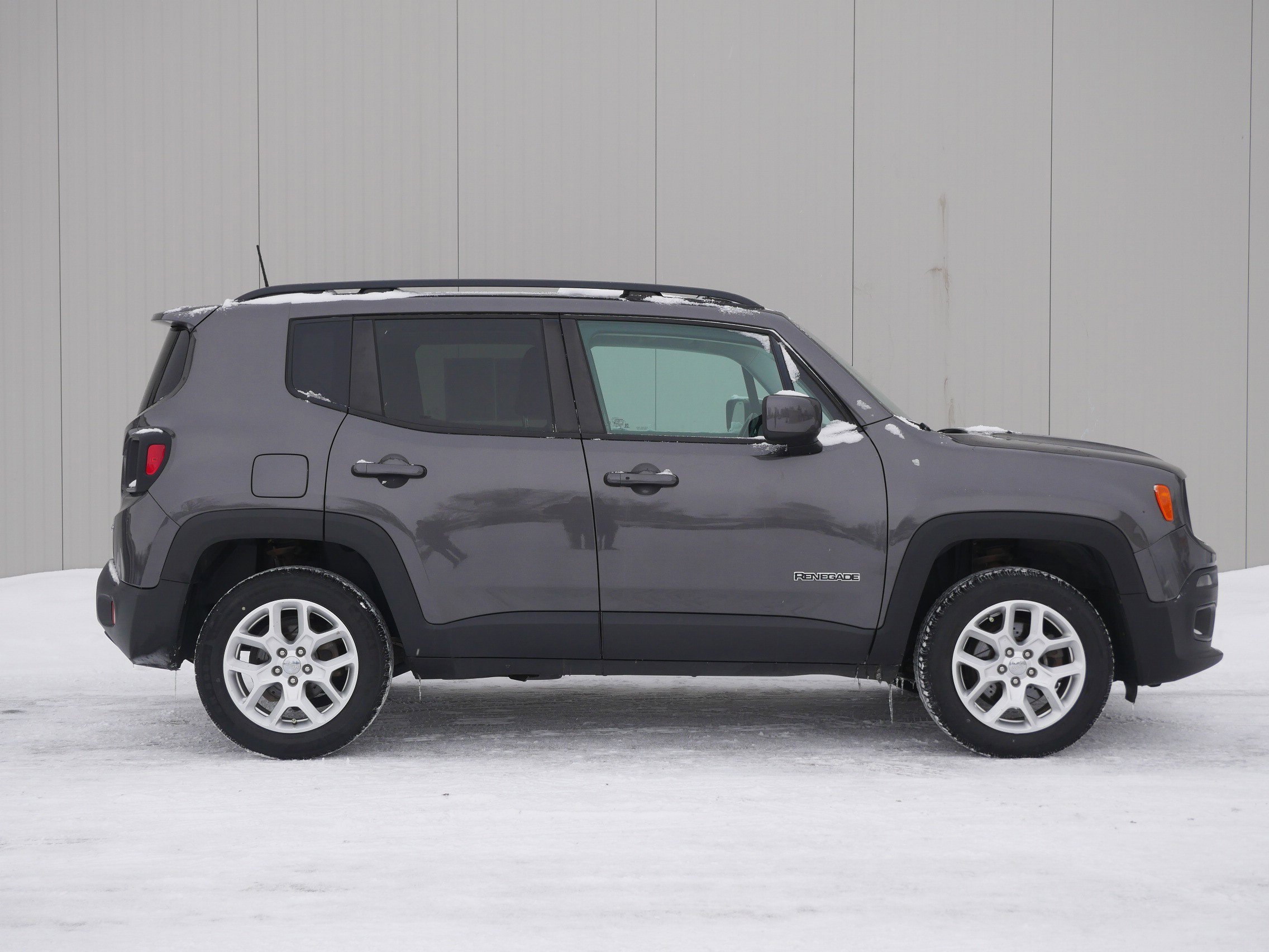 Used 2017 Jeep Renegade Latitude with VIN ZACCJBBB4HPG27634 for sale in Hastings, Minnesota