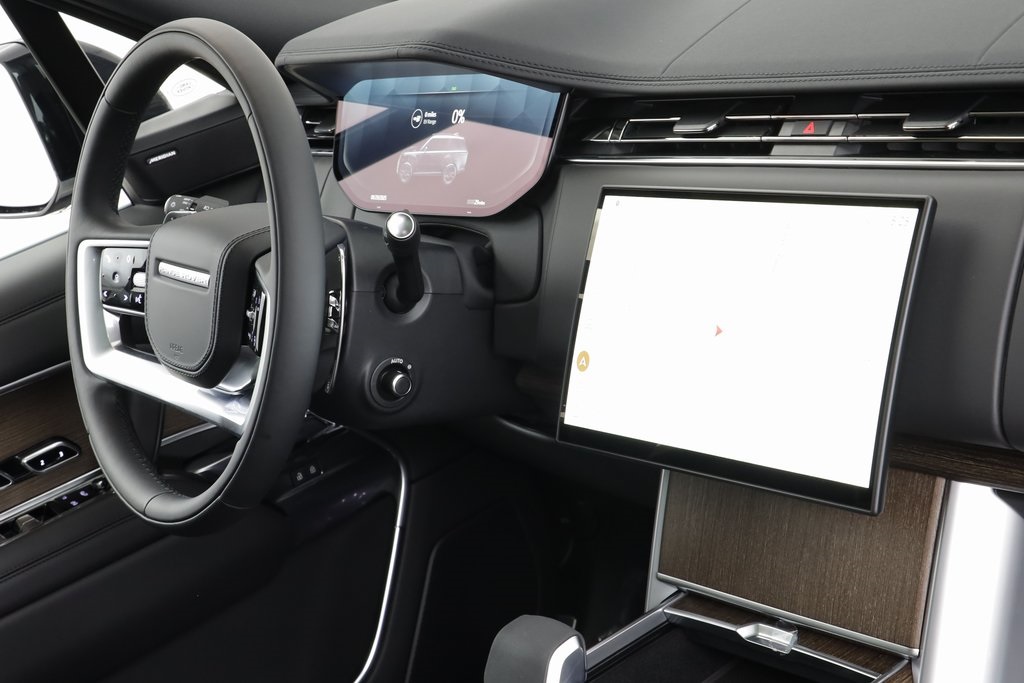 2025 Land Rover Range Rover SE photo 17