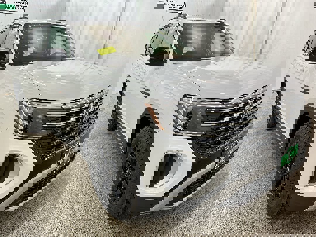 New 2025 Pure White Volkswagen 2.0T Peak Edition image 1