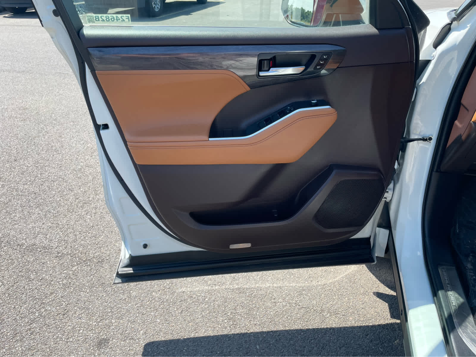 2021 Toyota Highlander Platinum photo 10