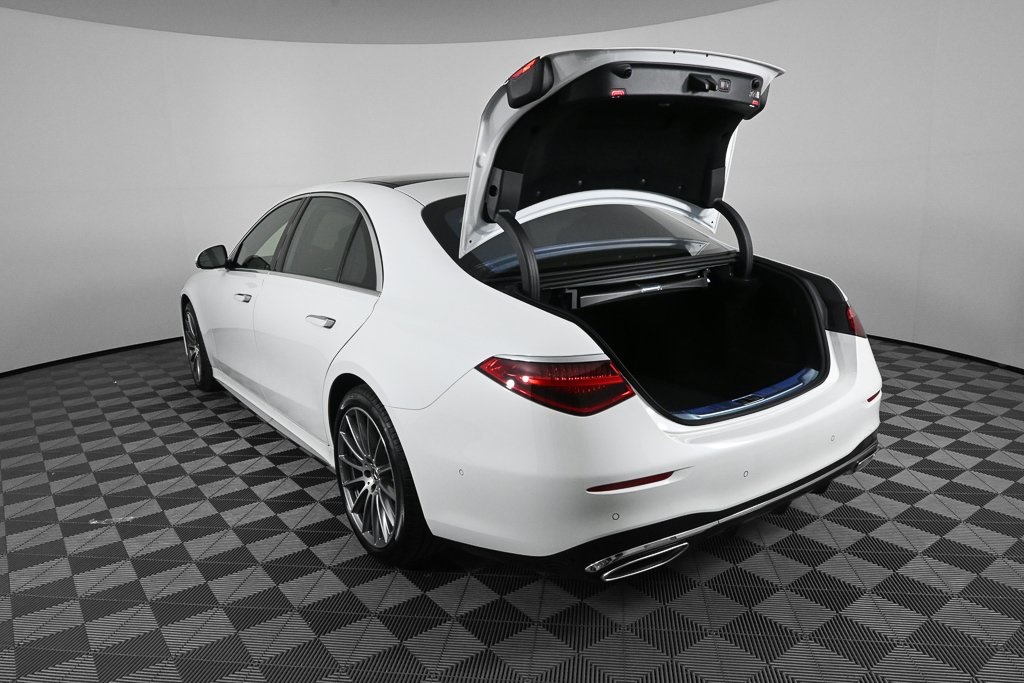 2025 Mercedes Benz S 450 580 4MATIC photo 3