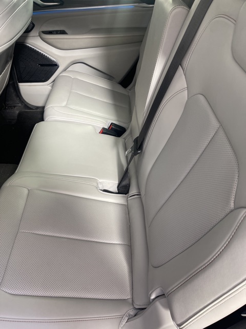 2021 Jeep Grand Cherokee Overland photo 19