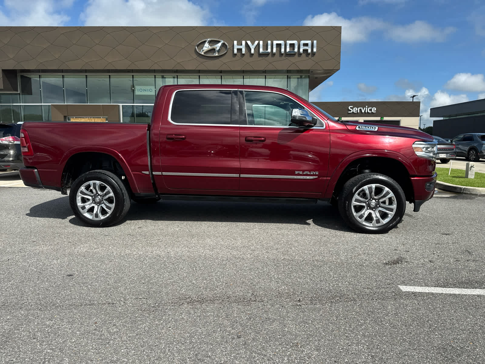 2023 RAM Ram 1500 Pickup Limited's photo