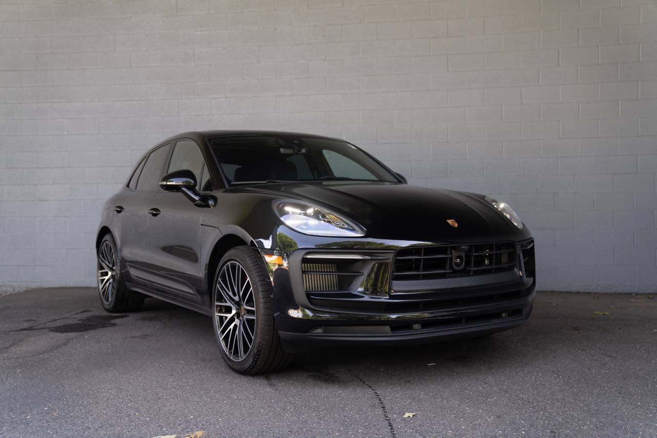 2025 Porsche Macan S photo 16