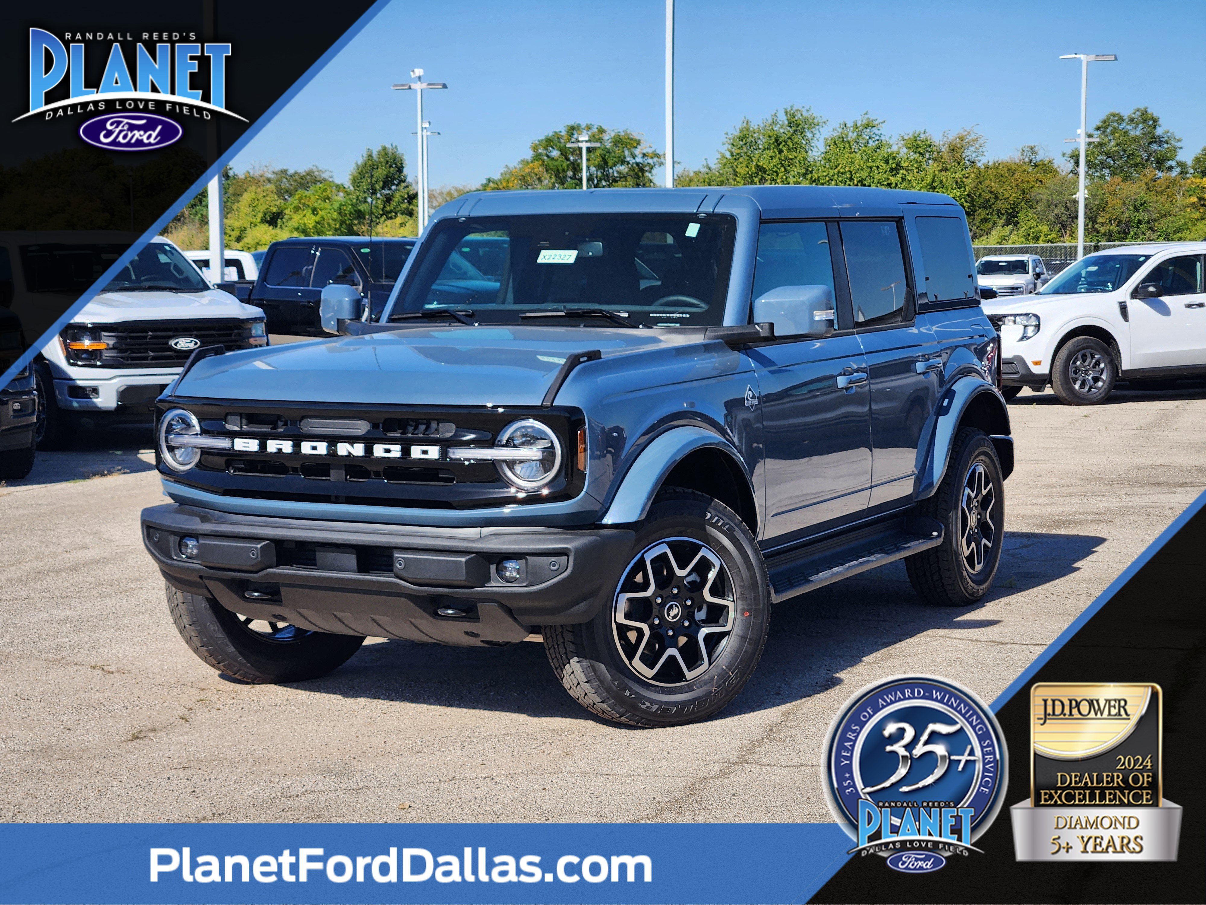 2025 Ford Bronco 4-Door Outer Banks's photo