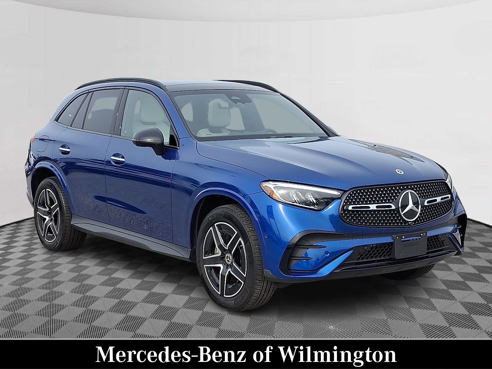 2025 Mercedes-Benz GLC Base's photo