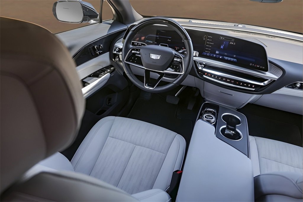 2024 Cadillac Lyriq Luxury photo 25