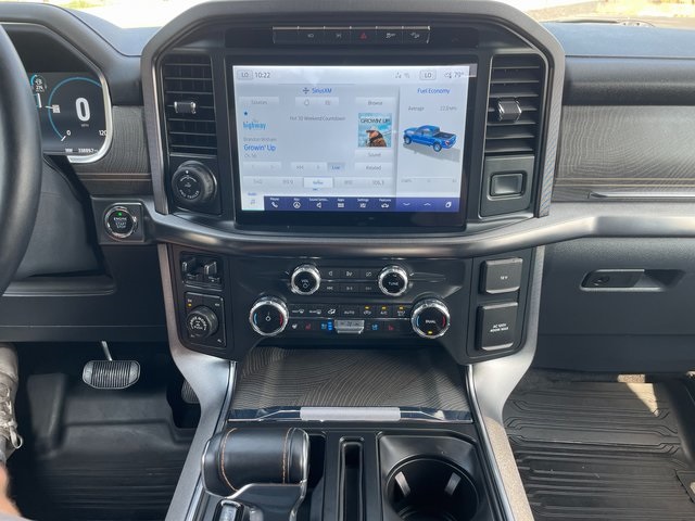 2022 Ford F-150 Platinum photo 26