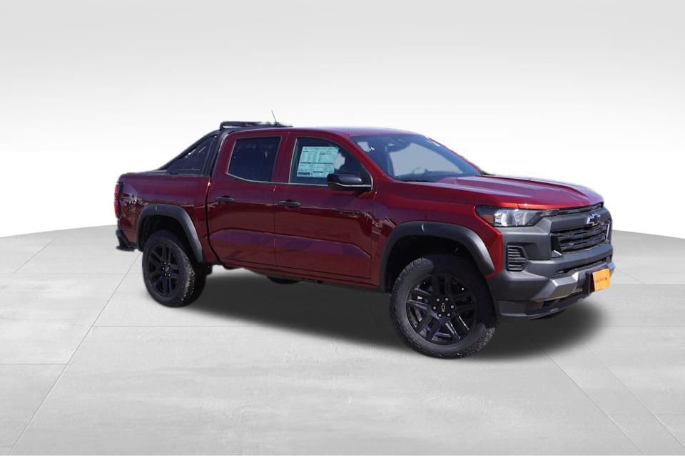 2025 Chevrolet Colorado Trail Boss photo 2