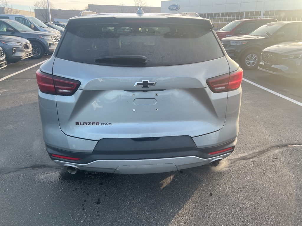 2023 Chevrolet Blazer 3LT photo 2