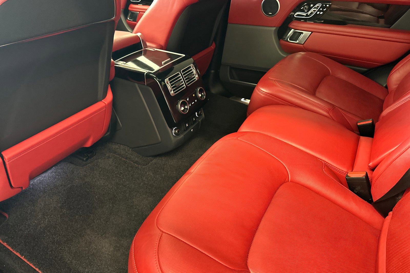 2020 Land Rover Range Rover Autobiography photo 24