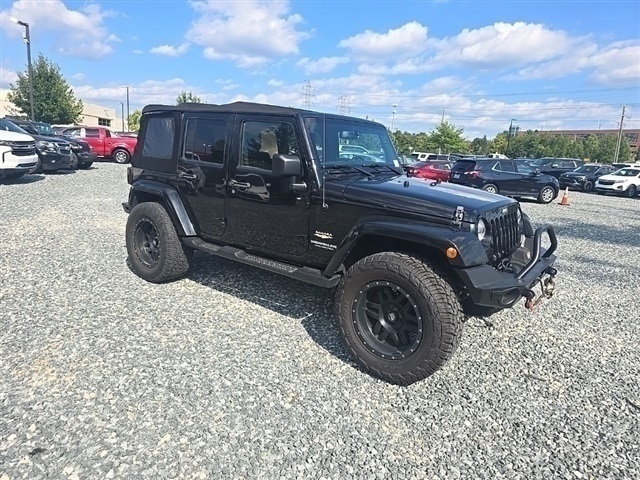 2015 Jeep Wrangler Unlimited Sahara photo 2