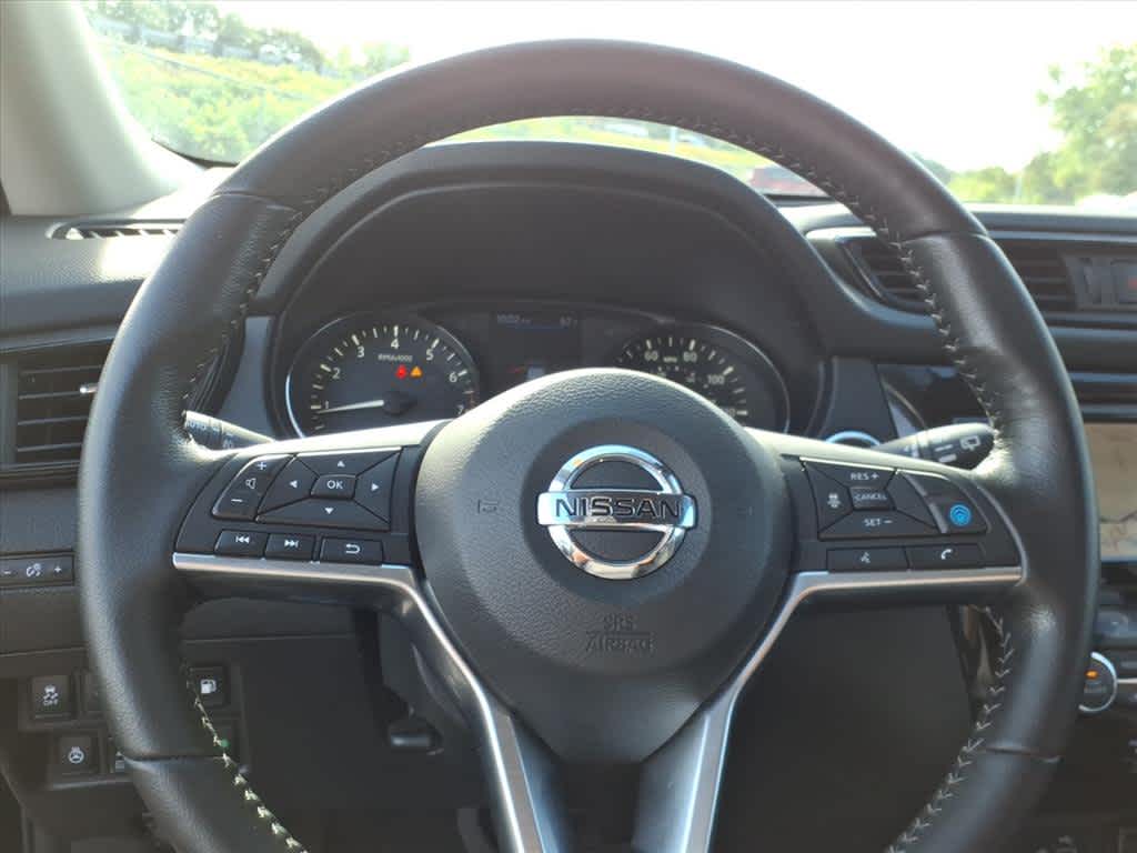 2020 Nissan Rogue SV photo 26