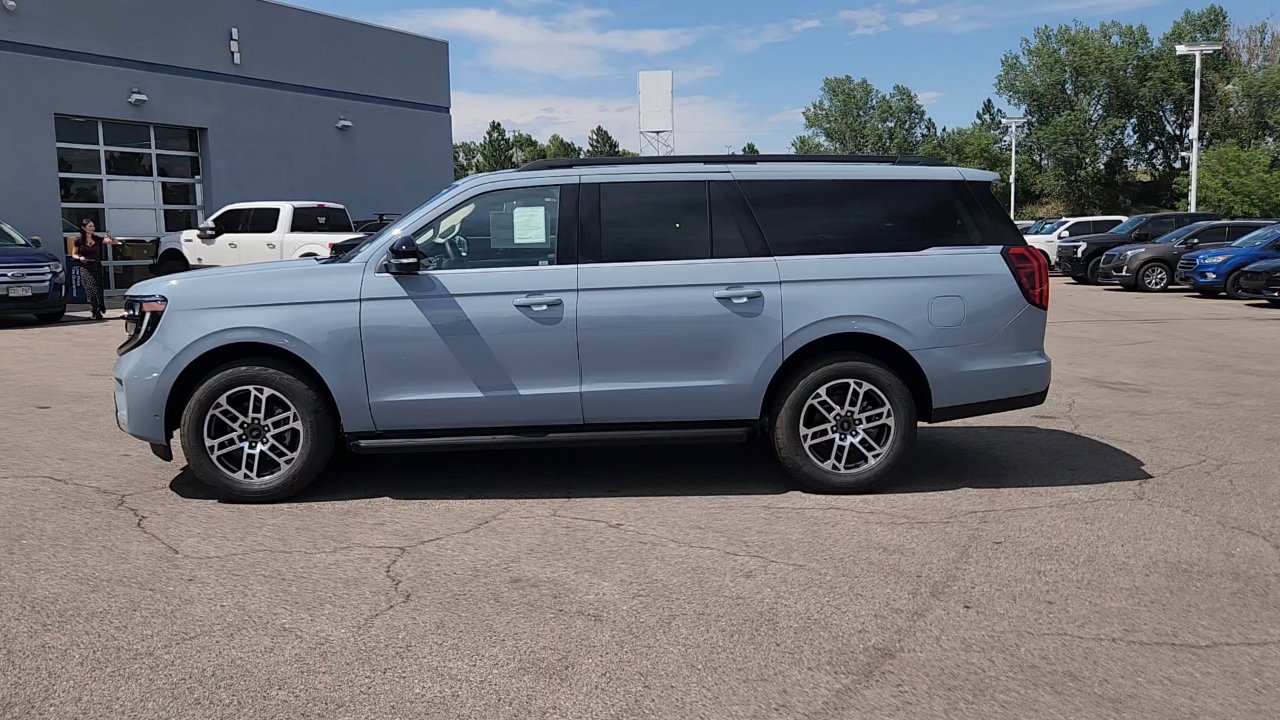 2025 Ford Expedition MAX EL photo 2