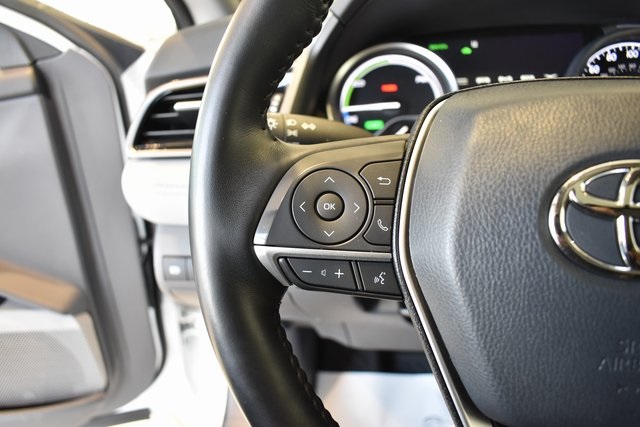 2022 Toyota Camry Hybrid XLE photo 17
