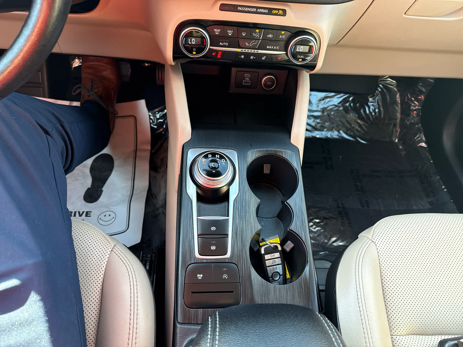 2021 Ford Escape SEL photo 23