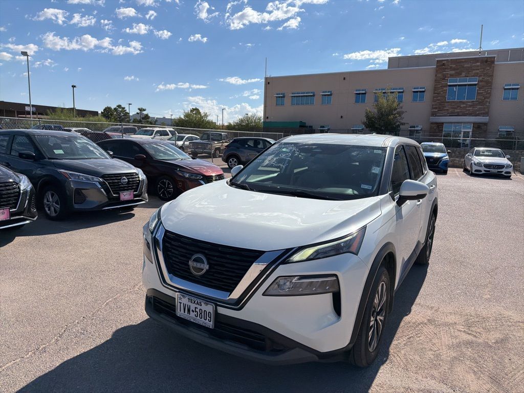 2022 Nissan Rogue SV photo 4