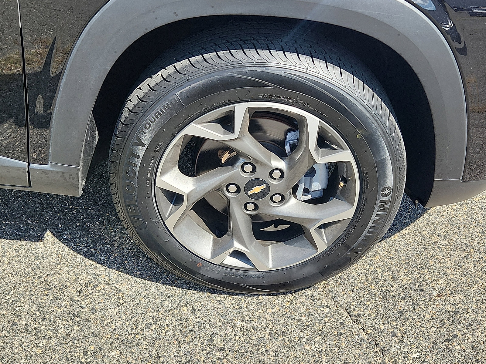2025 Chevrolet Trax LT photo 8