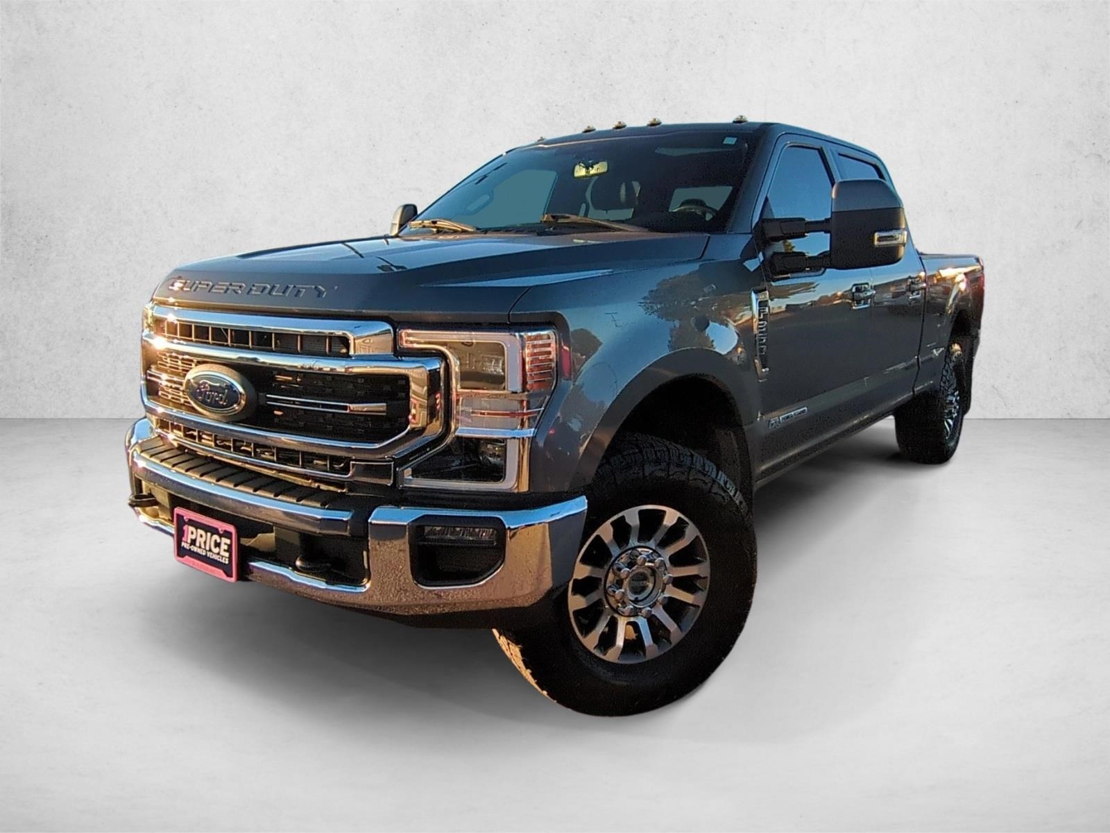 2022 Ford F-350 Super Duty Lariat's photo