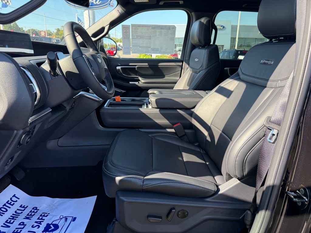 2025 Ford Expedition Platinum MAX photo 13