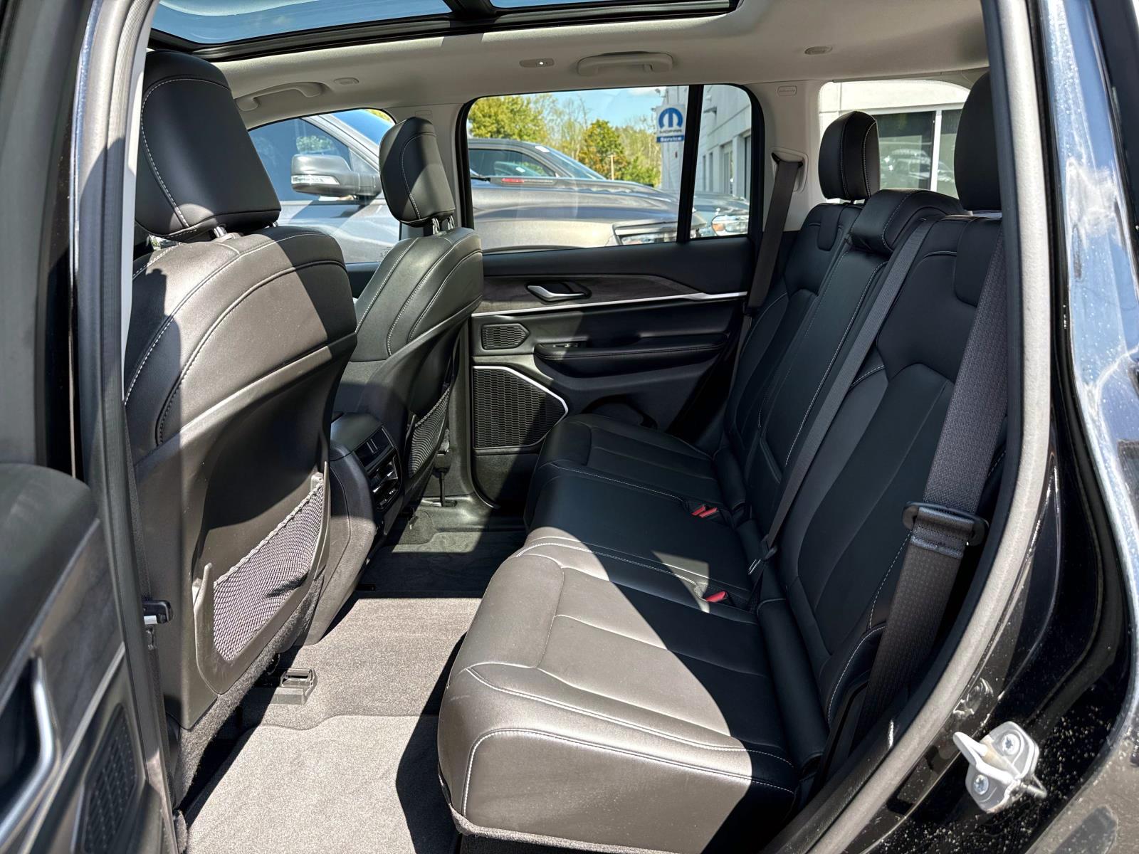 2022 Jeep Grand Cherokee Limited photo 23