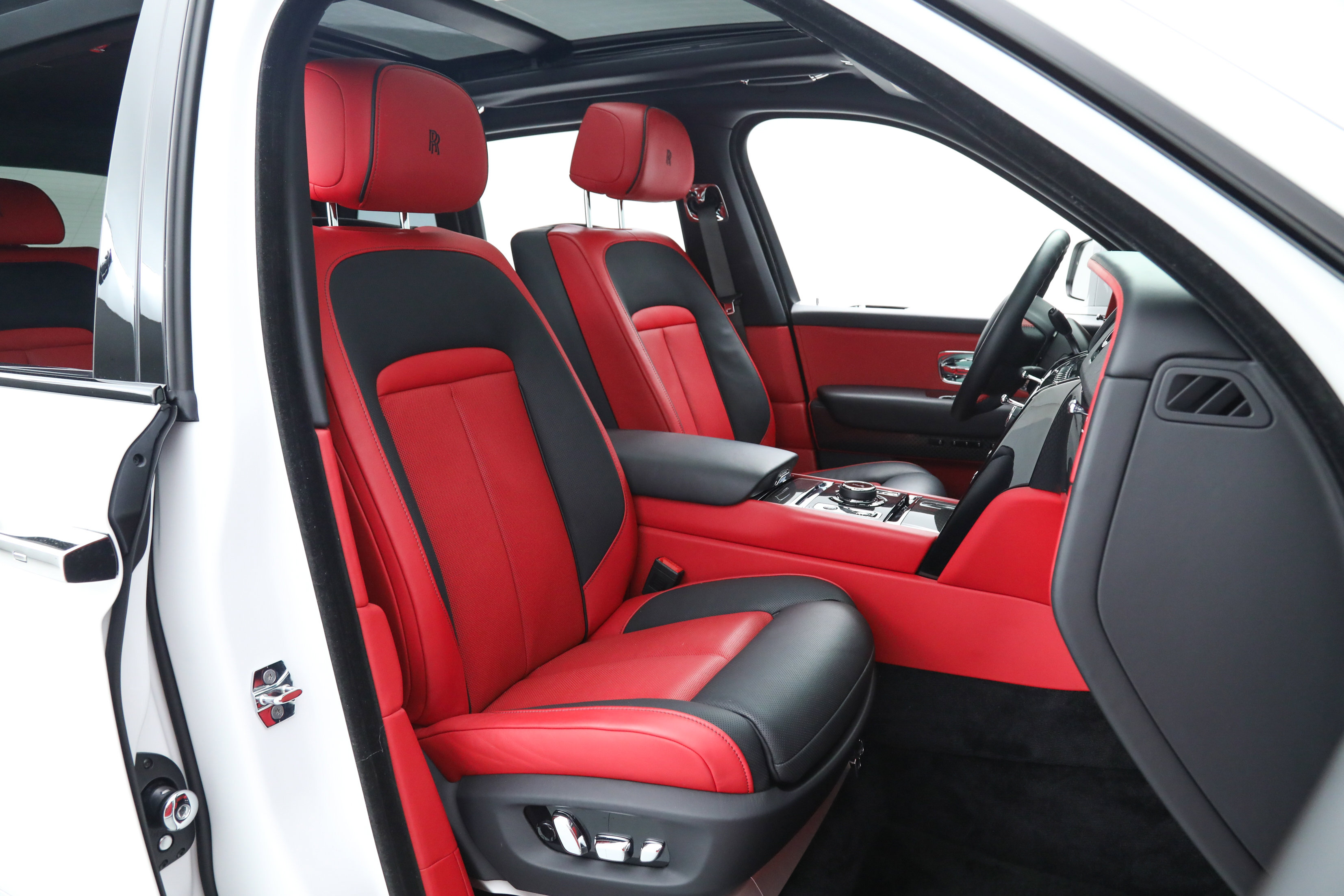 2023 Rolls Royce Cullinan Black Badge photo 19