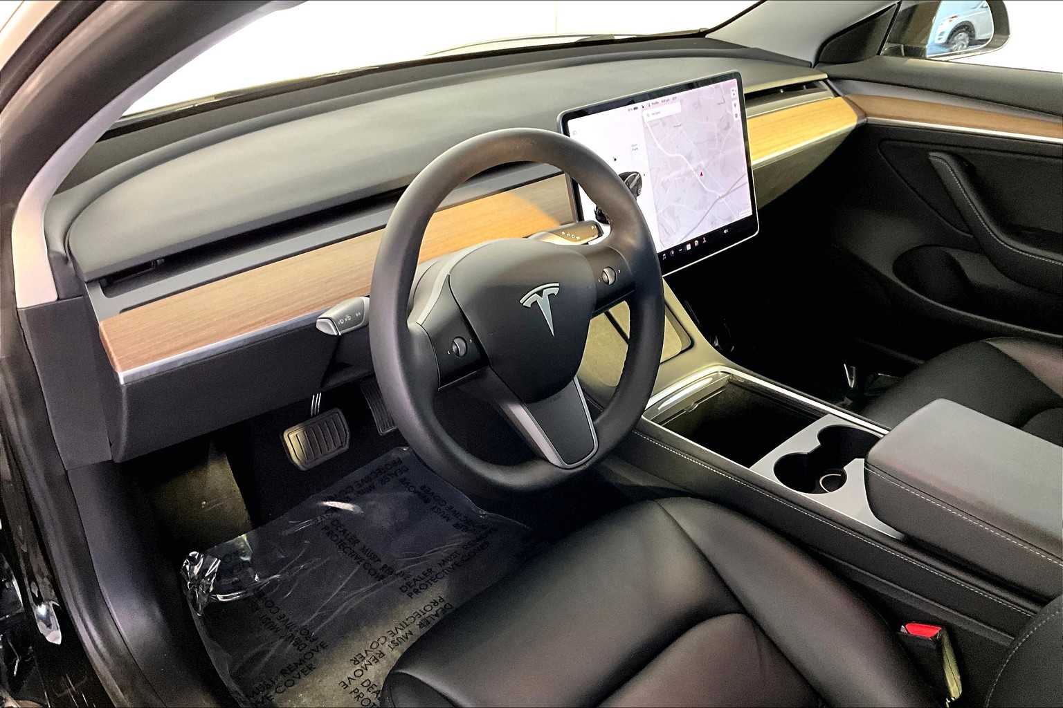 2021 Tesla Model 3 Standard Range Plus photo 15