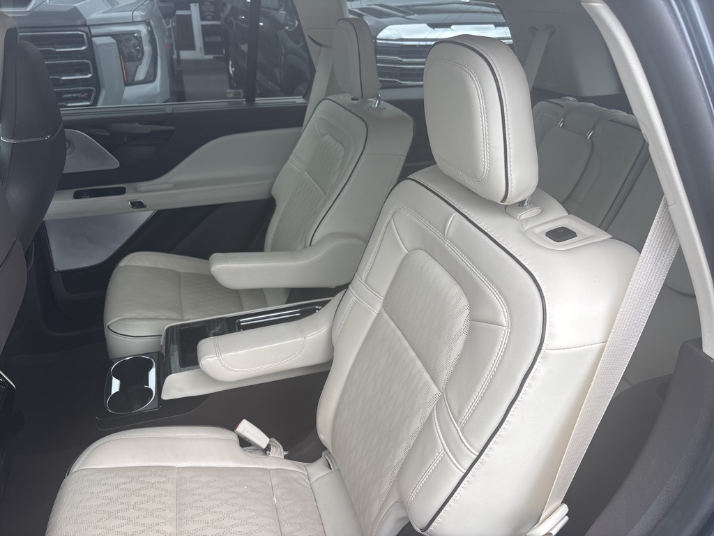 2021 Lincoln Aviator Black Label photo 13