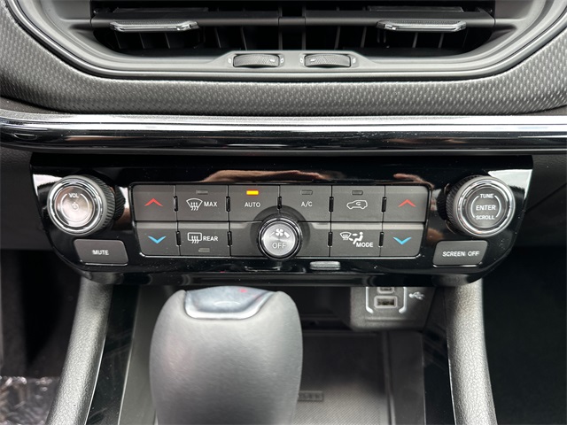 2025 Jeep Compass Latitude photo 22