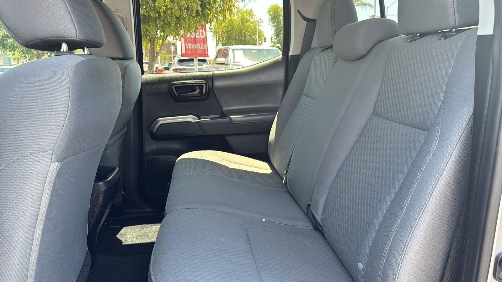 2021 Toyota Tacoma SR5 photo 25