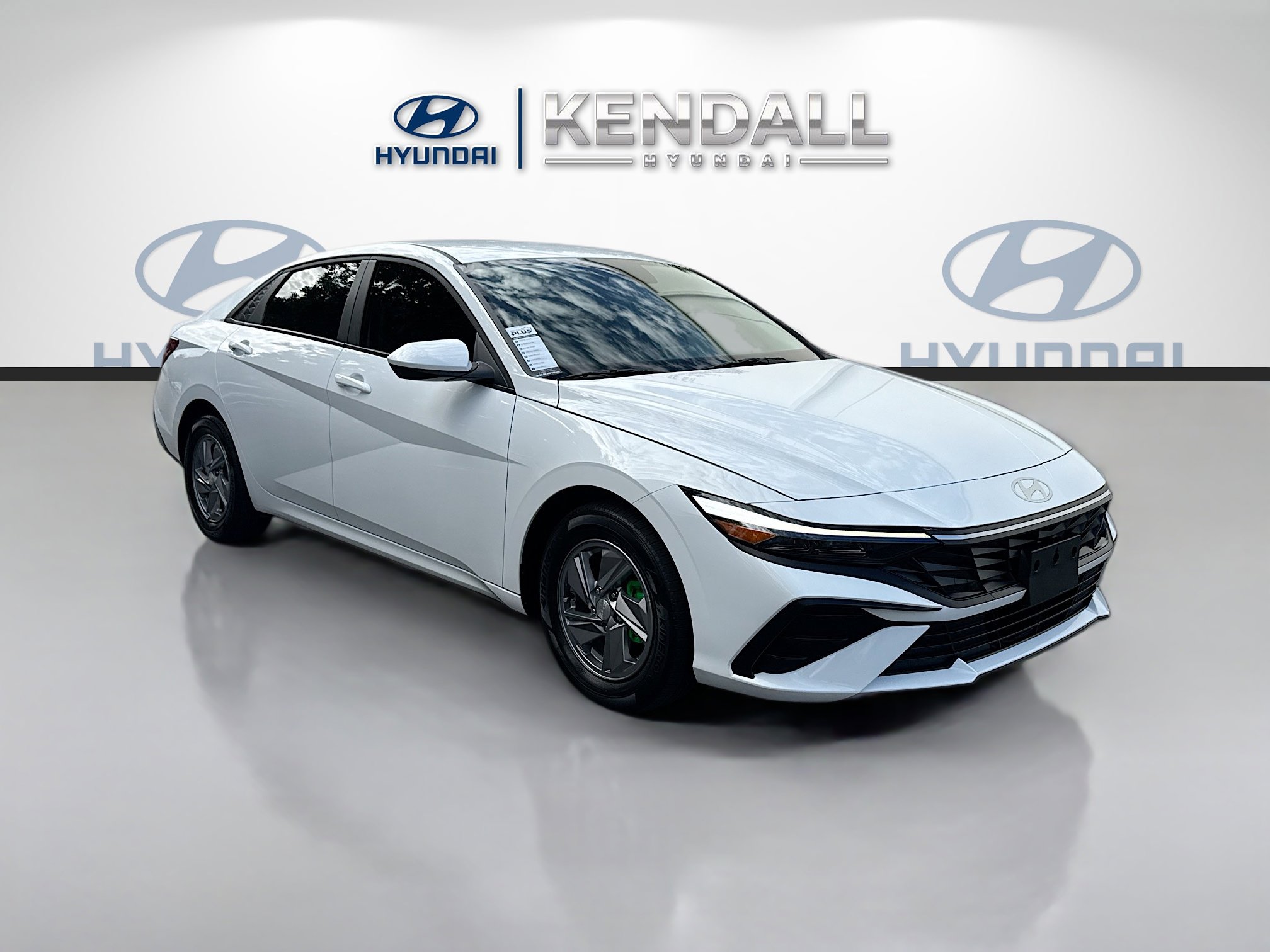 2025 Hyundai Elantra SE's photo