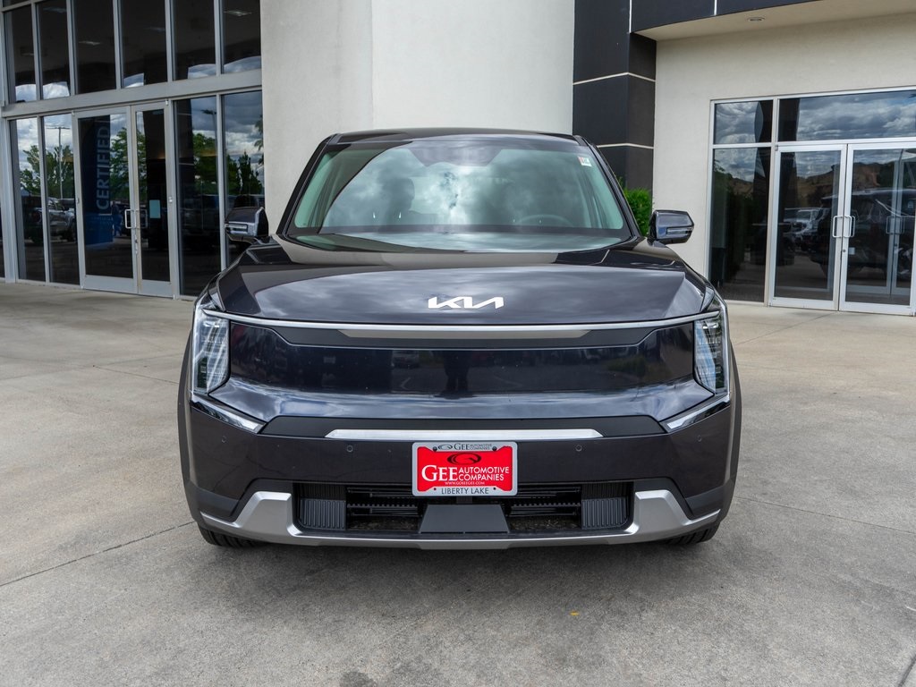 2026 Kia EV9 Light Long Range photo 2