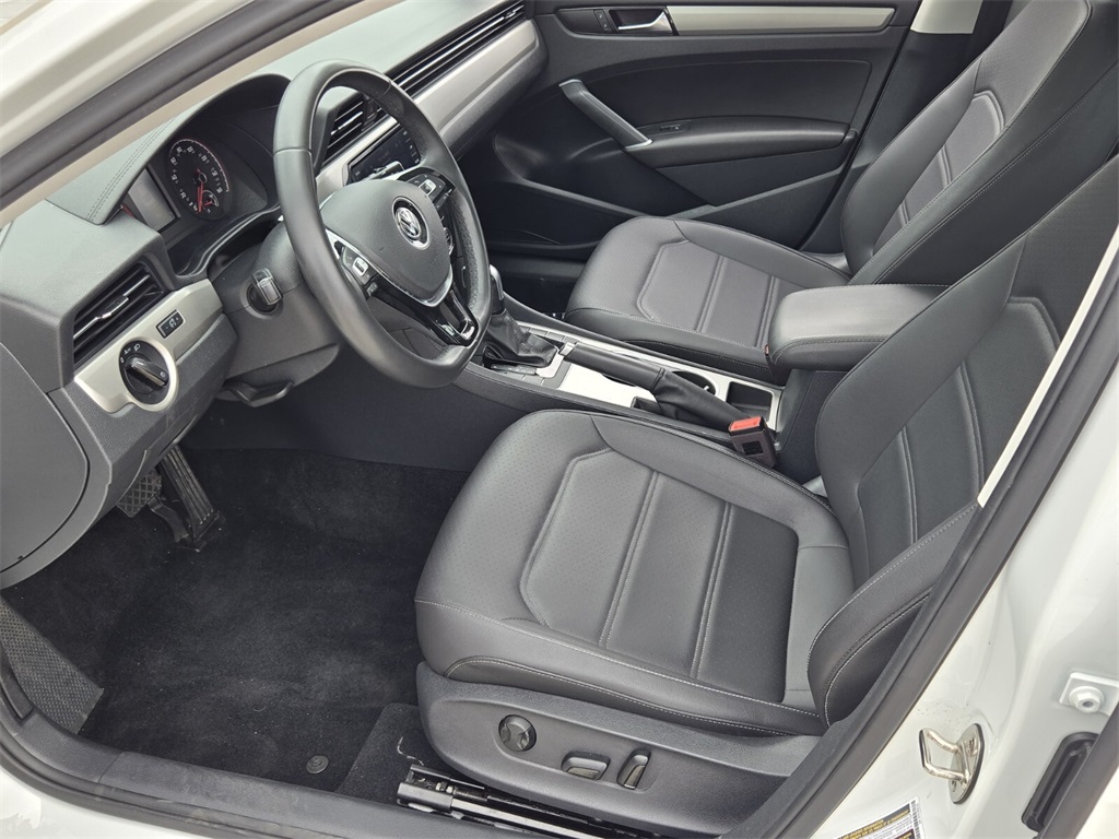 2022 Volkswagen Passat 2.0T SE photo 10