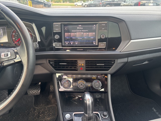 2019 Volkswagen Jetta R-Line photo 12