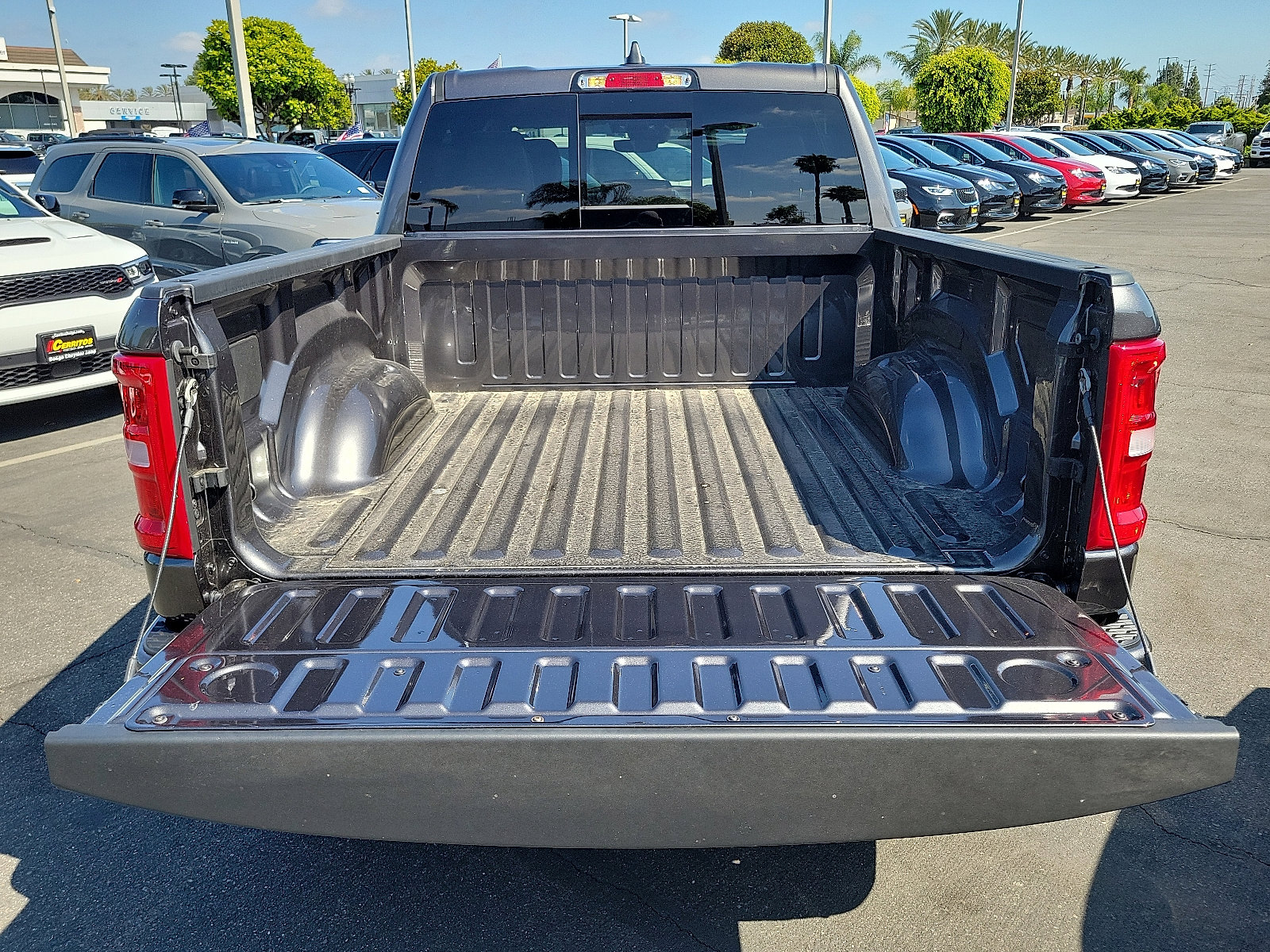 2025 Ram 1500 Laramie photo 14