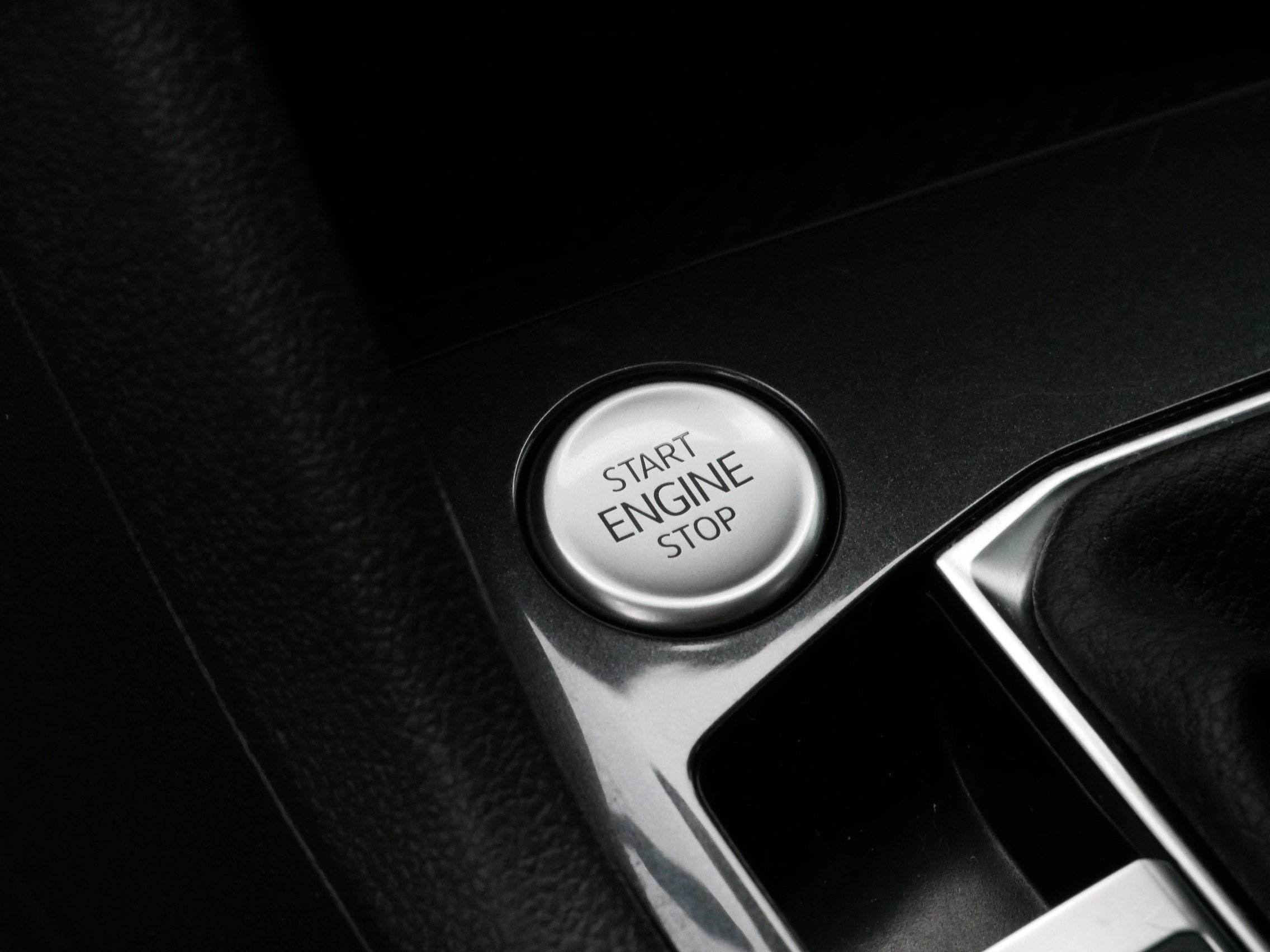 2022 Volkswagen Tiguan SE R-Line Black photo 26