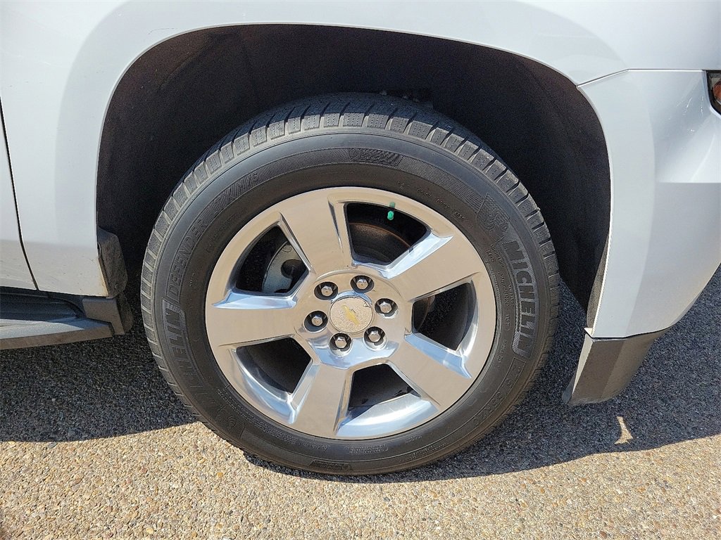 2017 Chevrolet Tahoe LT photo 14
